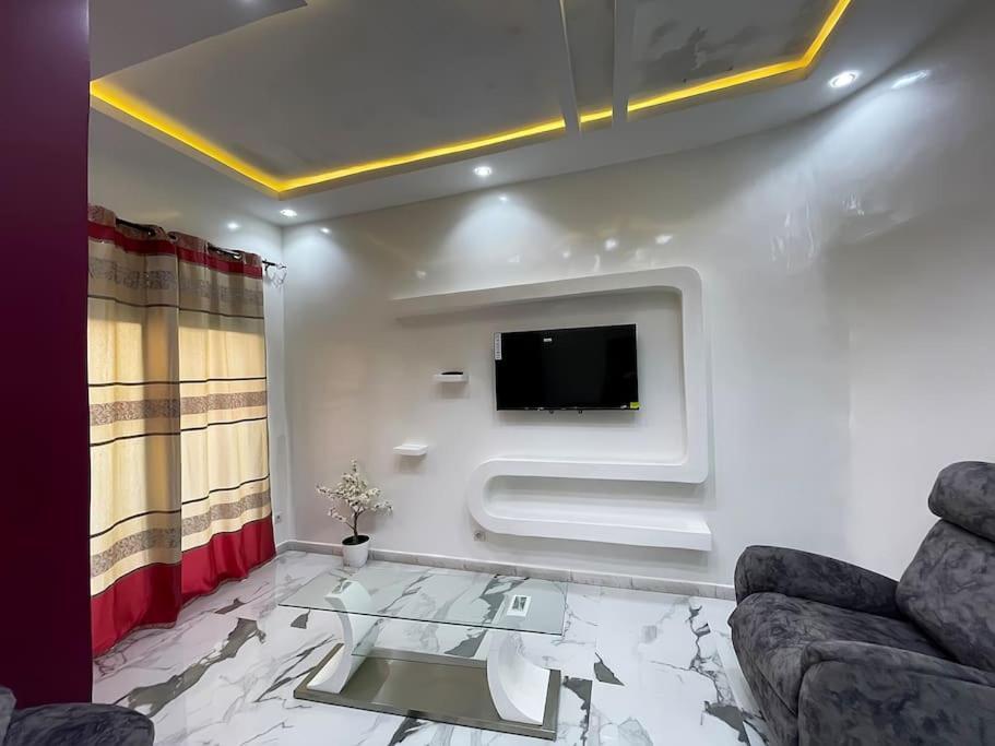 Villa Adja Nafy A Saly Gandigal Exterior foto